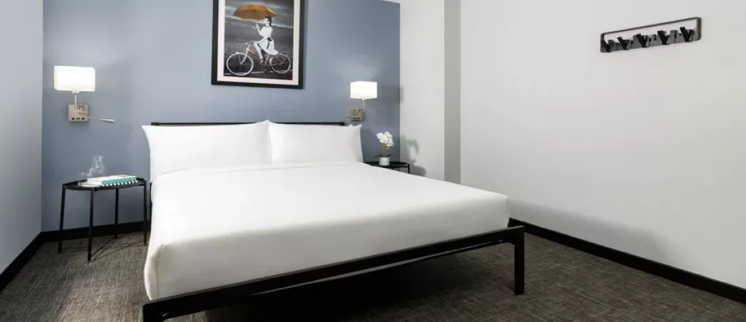 Standard Queen Accessible